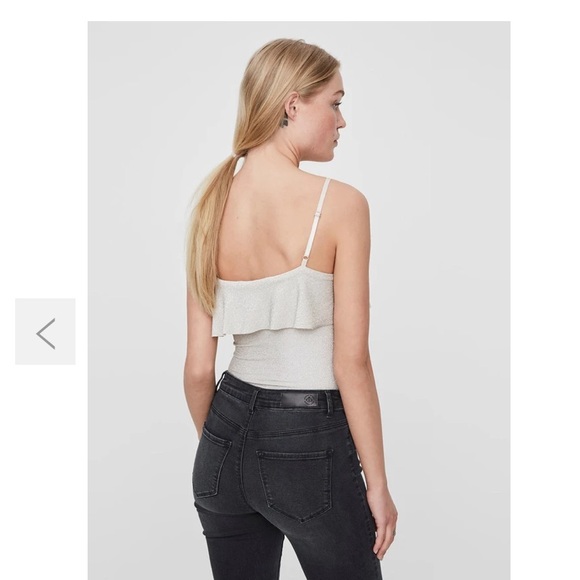 Vero Moda gold metallic ruffle bodysuit - Picture 2 of 9